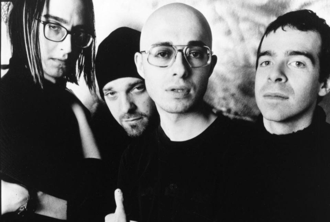 Pomóż w powstaniu dokumentu poświęconego 12 Rods